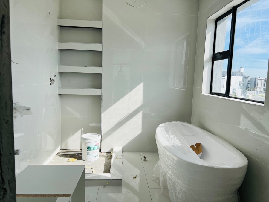  Bedroom Property for Sale in Sandown Western Cape